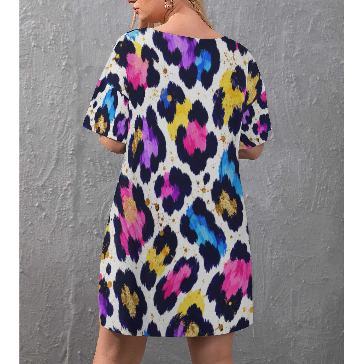 Multi Color Animal Print Women's Drop-Shoulder T-Shirt with Side Split and Shorts (Plus Size)